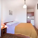 Guest house Pansion Lovac 3*