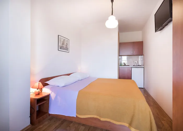 Konukevi Pansion Lovac 3*