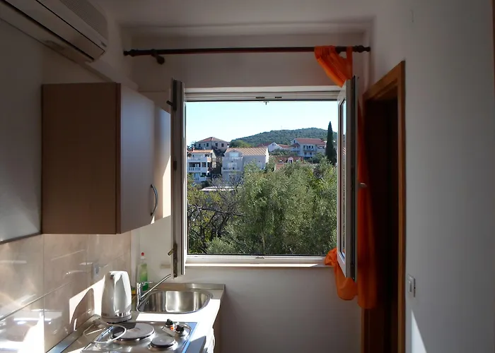 Pansion Lovac 3* Cavtat