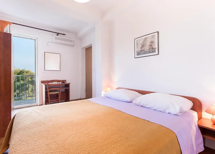 Pansion Lovac 3* Cavtat