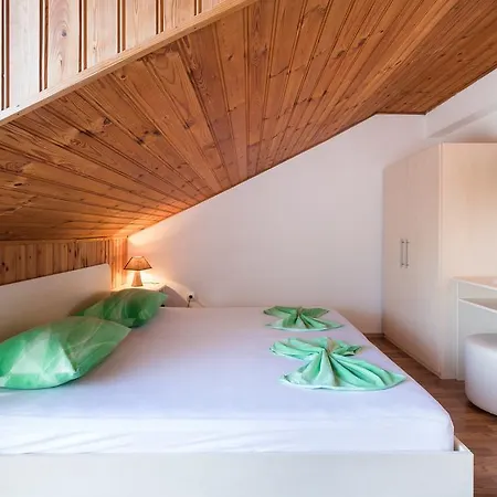Pansion Lovac Cavtat