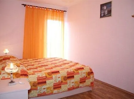 Pansion Lovac 3*