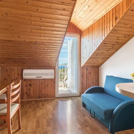 Guest house Pansion Lovac 3*