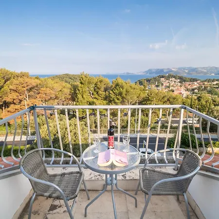 Pansion Lovac Casa de hóspedes