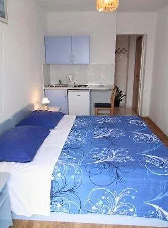Pansion Lovac Gostinjska kuća 3*