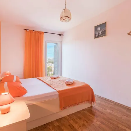 Gostinjska kuća Pansion Lovac 3*